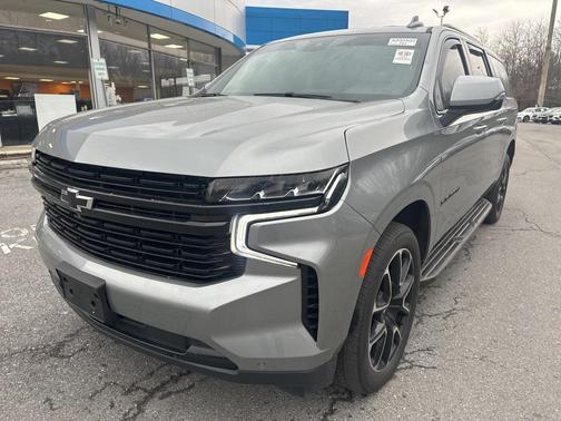 2023 Chevrolet Suburban RST