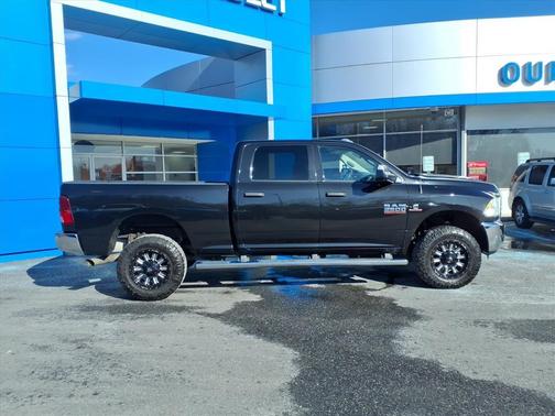2018 RAM 2500 Tradesman Crew Cab 4x4 6'4' Box