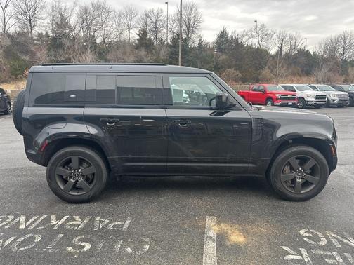 2023 Land Rover Defender 110 X-Dynamic SE