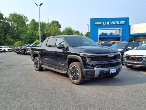 2025 Chevrolet Silverado EV LT
