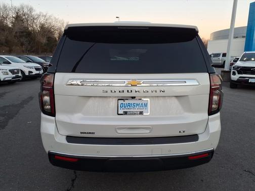 2022 Chevrolet Suburban LT