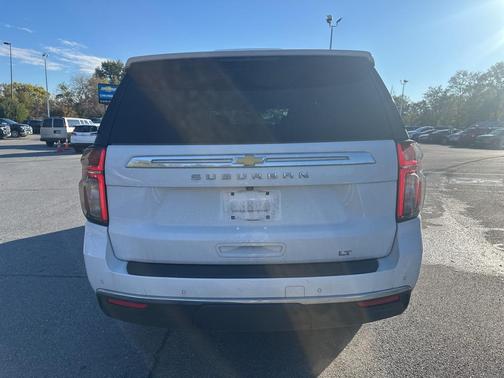 2022 Chevrolet Suburban LT