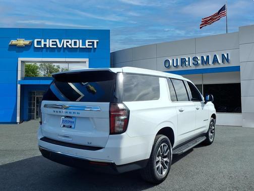 2022 Chevrolet Suburban LT