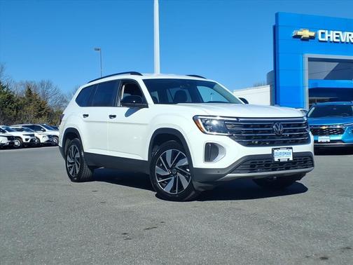 2024 Volkswagen Atlas 2.0T SE w/Technology 4MOTION