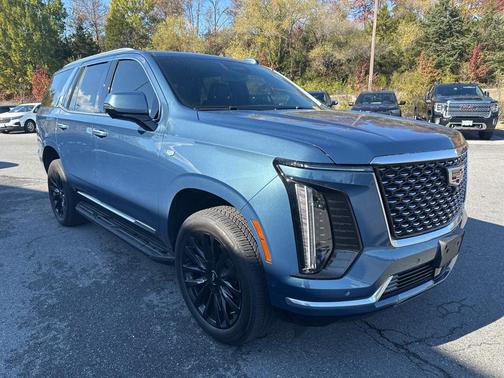 2025 Cadillac Escalade Luxury