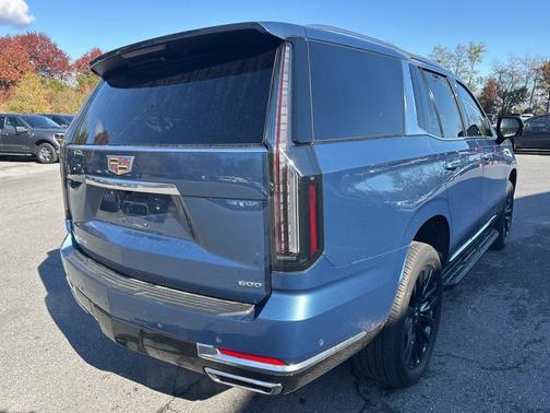2025 Cadillac Escalade Luxury
