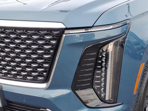 2025 Cadillac Escalade Luxury