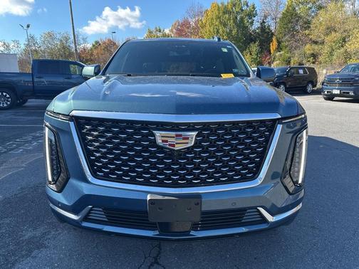 2025 Cadillac Escalade Luxury