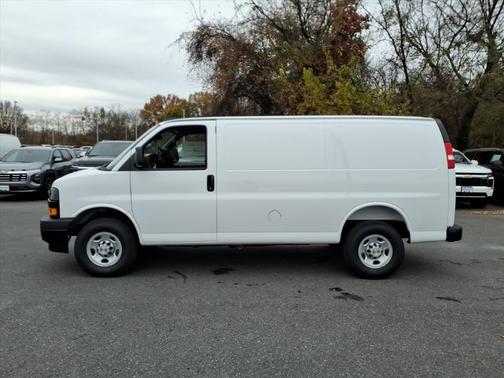 2025 Chevrolet Express 2500 RWD 2500 Regular Wheelbase WT