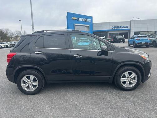 Mosaic Black Metallic 2020 Chevrolet Trax LT