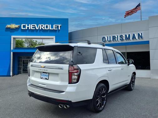 Iridescent Pearl Tricoat 2023 Chevrolet Tahoe 4WD High Country