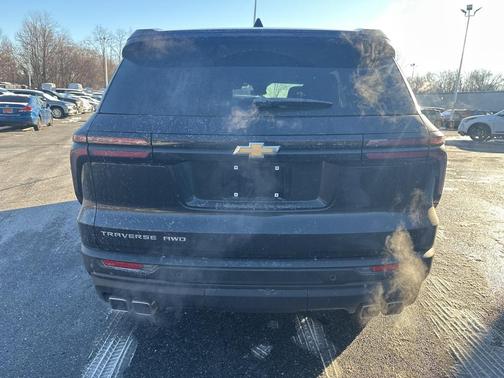 2024 Chevrolet Traverse LS