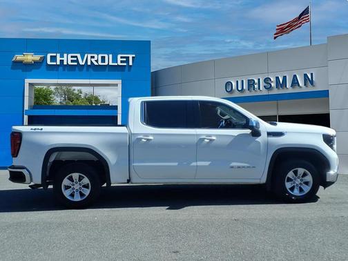 Summit White 2024 GMC Sierra 1500 SLE
