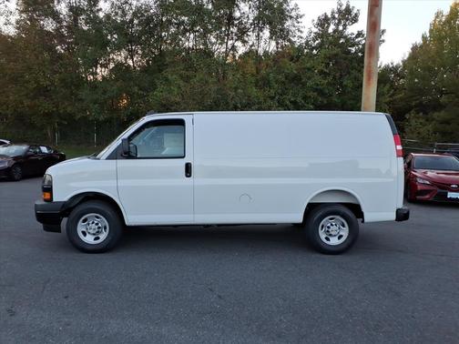 2025 Chevrolet Express 2500 RWD 2500 Regular Wheelbase WT