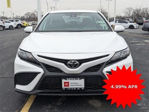 Photo 2 of 34 of 2021 Toyota Camry SE