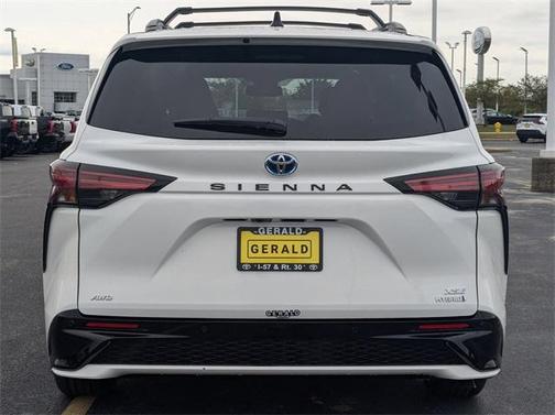 2024 Toyota Sienna XSE 7 Passenger