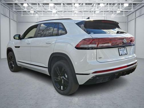 2025 Volkswagen Atlas Cross Sport 2.0T SEL