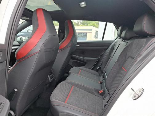 2025 Volkswagen Golf GTI 2.0T SE DSG