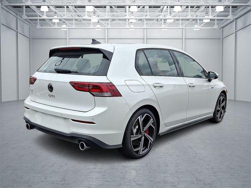 2025 Volkswagen Golf GTI 2.0T SE DSG