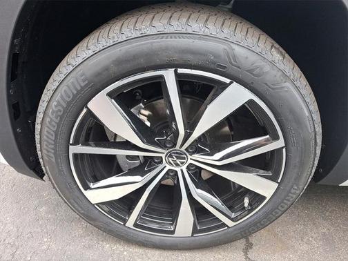 2025 Volkswagen Atlas 2.0T SEL Premium R-Line 4MOTION