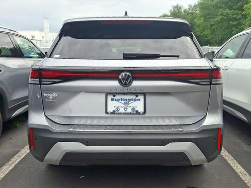 2025 Volkswagen Tiguan 2.0T SE