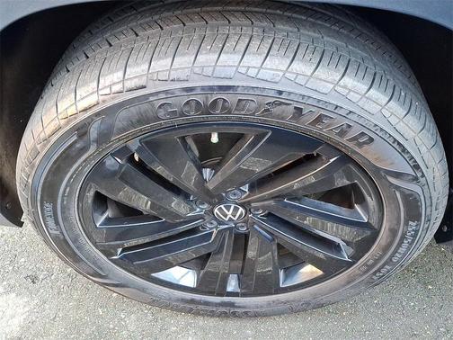 2022 Volkswagen Atlas Cross Sport 3.6L V6 SE w/Technology