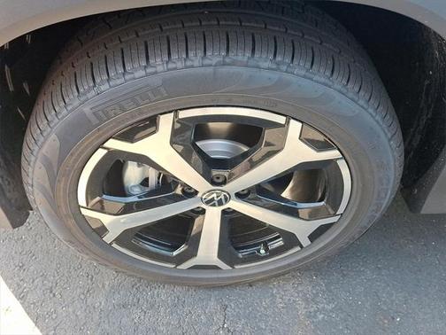 2025 Volkswagen Tiguan 2.0T SE 4MOTION