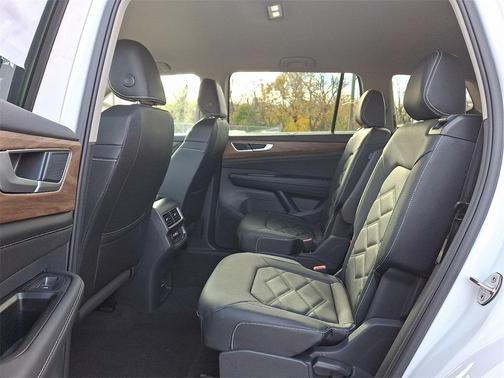 2026 Volkswagen Atlas 2.0T SE w/Technology 4MOTION