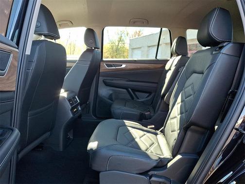 2026 Volkswagen Atlas 2.0T SE w/Technology 4MOTION