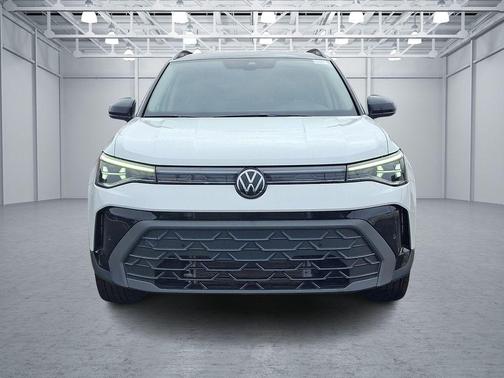 2025 Volkswagen Taos 1.5T SE Black