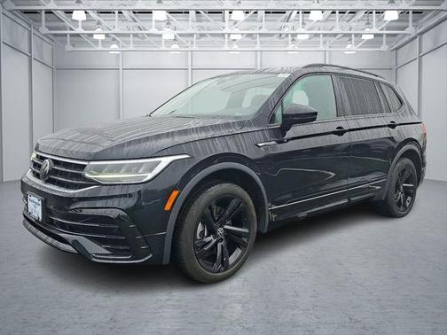 2024 Volkswagen Tiguan 2.0T SE R-Line Black