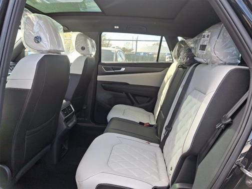 2025 Volkswagen Atlas Cross Sport 2.0T SEL Premium
