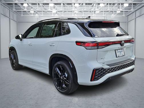 2025 Volkswagen Tiguan 2.0T SE R-Line Black 4MOTION