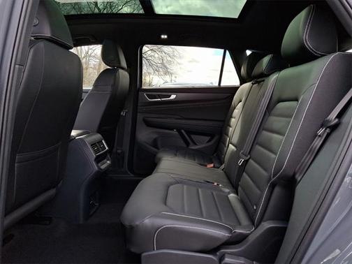2025 Volkswagen Atlas Cross Sport 2.0T SEL