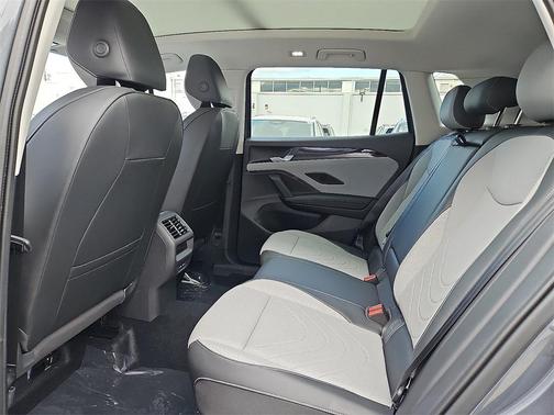 2025 Volkswagen Tiguan 2.0T SE 4MOTION