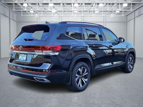 2025 Volkswagen Atlas 2.0T SE