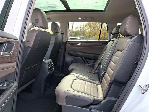 2026 Volkswagen Atlas 2.0T SEL