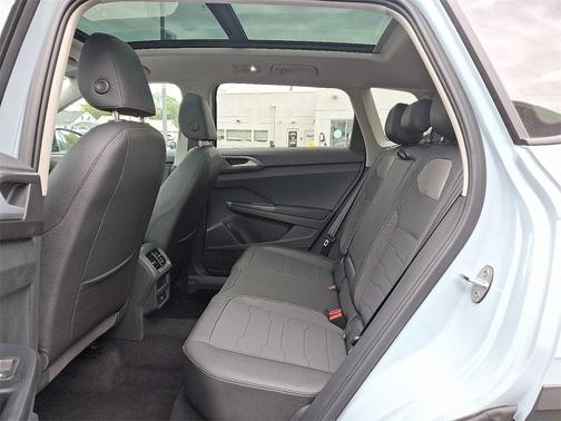 2025 Volkswagen Taos 1.5T SE Black