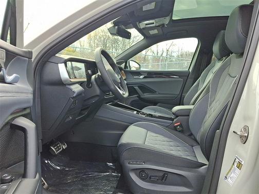 2026 Volkswagen Tiguan 2.0T SEL R-Line 4MOTION