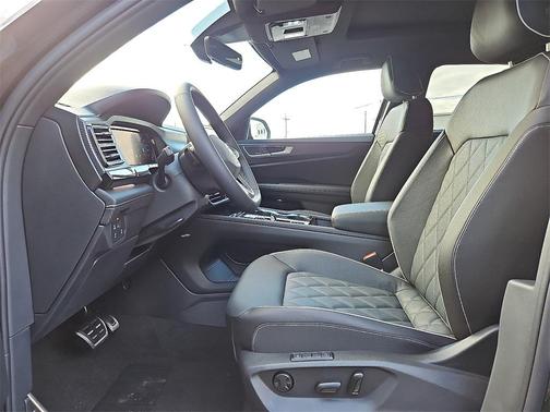 2026 Volkswagen Atlas Cross Sport 2.0T SEL Premium