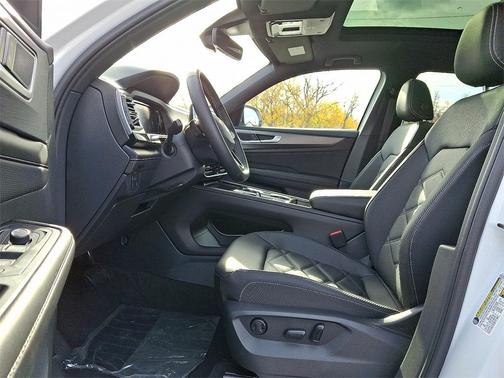 2026 Volkswagen Atlas Cross Sport 2.0T SE w/Technology 4MOTION