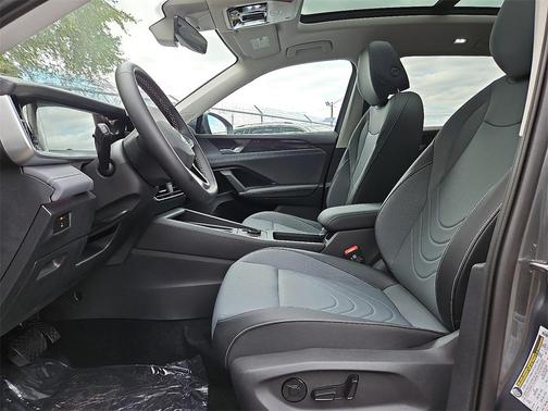2025 Volkswagen Tiguan 2.0T SE