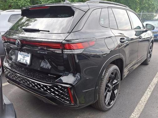 2025 Volkswagen Tiguan 2.0T SE R-Line Black 4MOTION