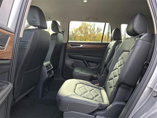 2026 Volkswagen Atlas 2.0T SE w/Technology 4MOTION