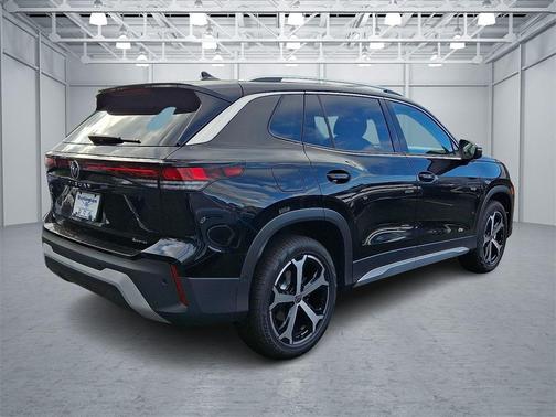 2025 Volkswagen Tiguan 2.0T SE 4MOTION