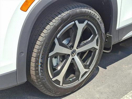 2025 Volkswagen Tiguan 2.0T SE 4MOTION