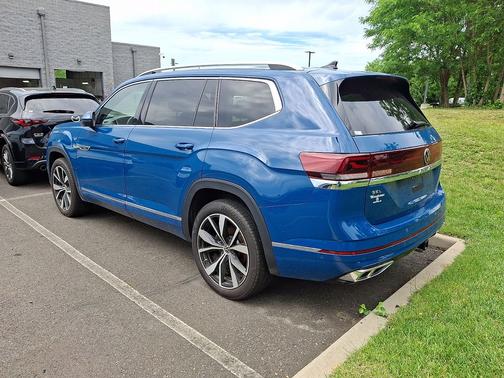 Mountain  Lake Blue 2025 Volkswagen Atlas 2.0T SEL Premium R-Line