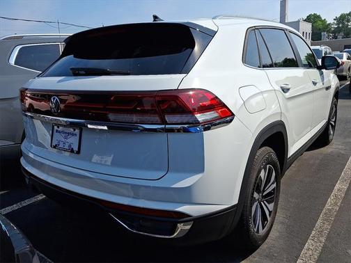 2025 Volkswagen Atlas Cross Sport 2.0T SE