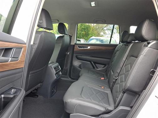 2026 Volkswagen Atlas 2.0T SE