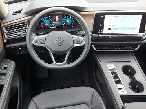 2025 Volkswagen Atlas 2.0T SE